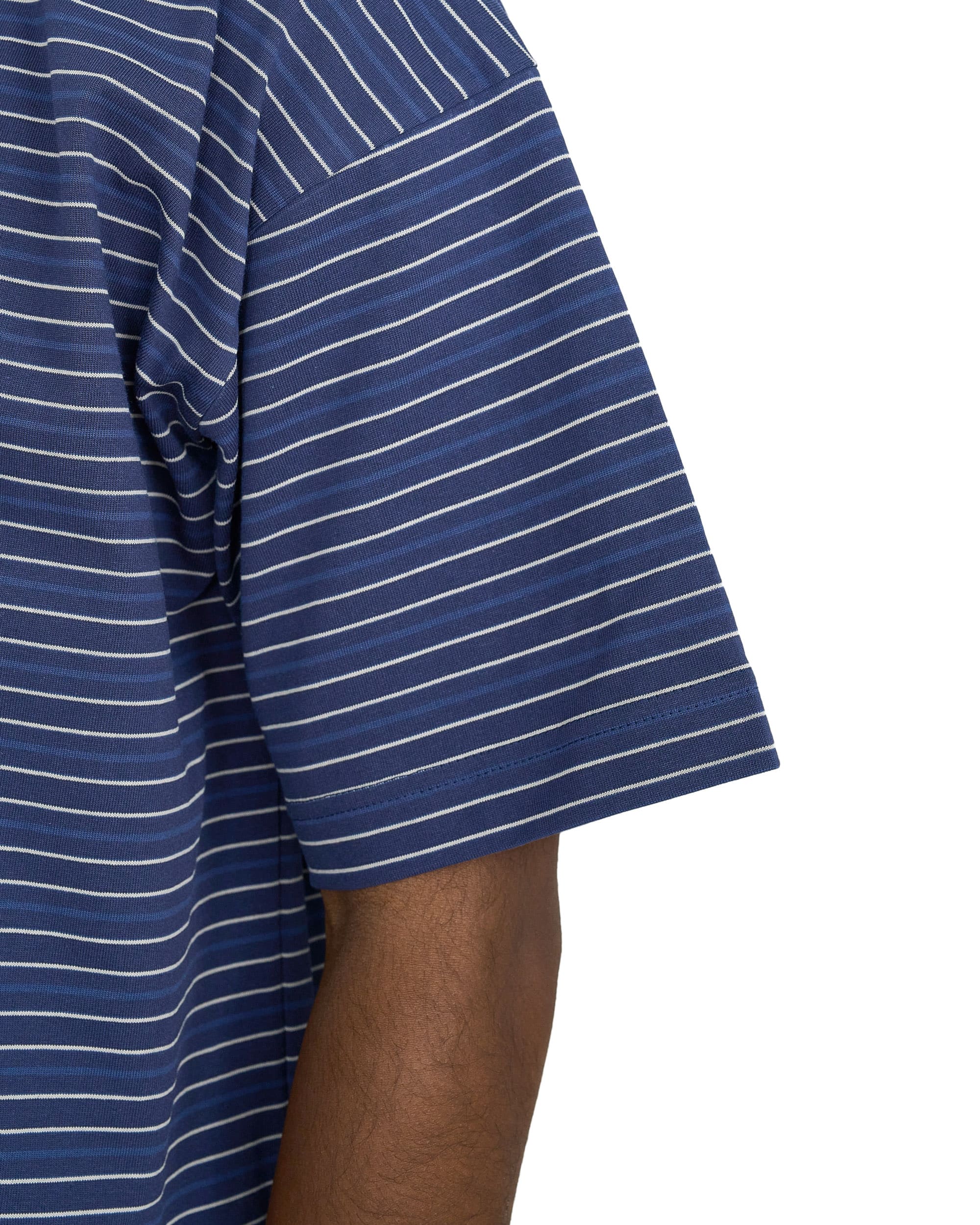 IN BETWEEN TEE