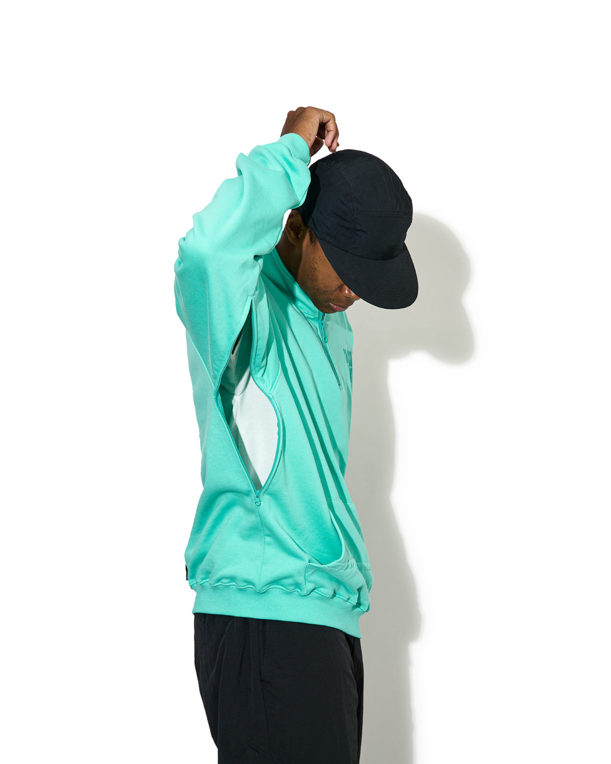 VENTILATED HI NECK SWEATS