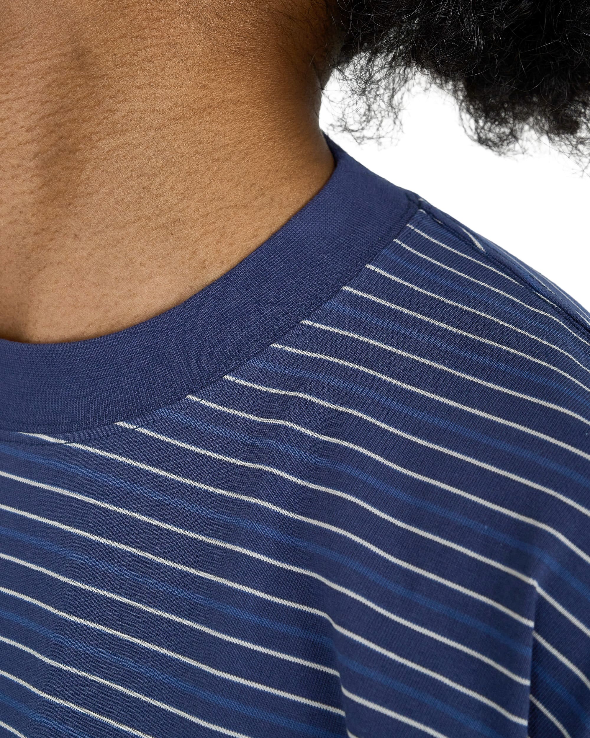 IN BETWEEN TEE